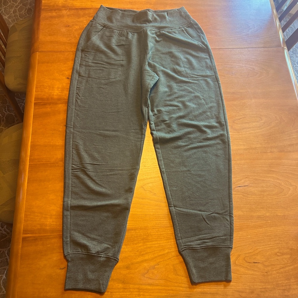 Coaster Luxe High Rise Jogger: Aspen Olive Heather MT